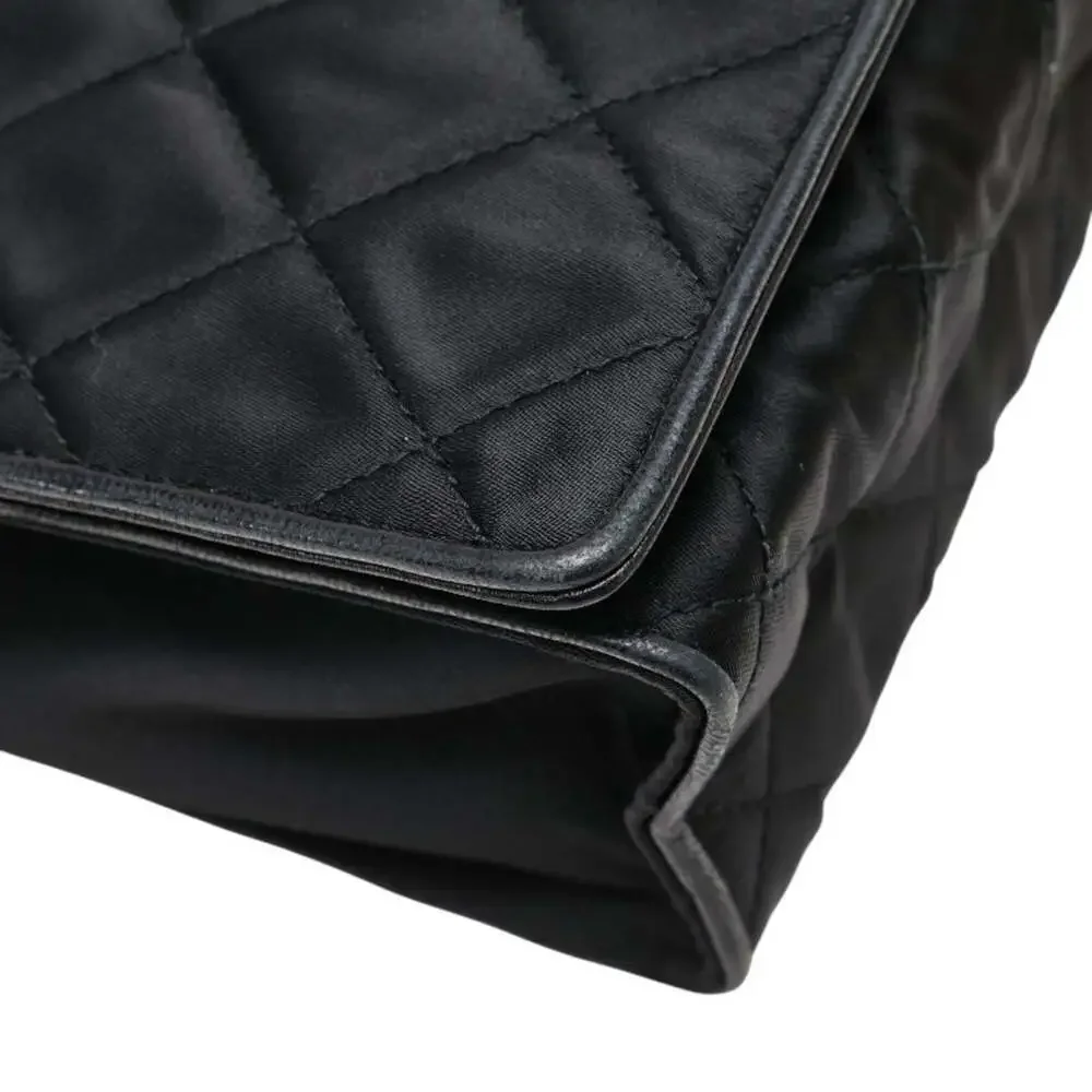 CHANEL Black Leather Shoulder Bag